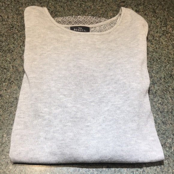 Gina Benotti Medium 2 layer look, split back, grey and white sweater/top combo - Picture 11 of 11